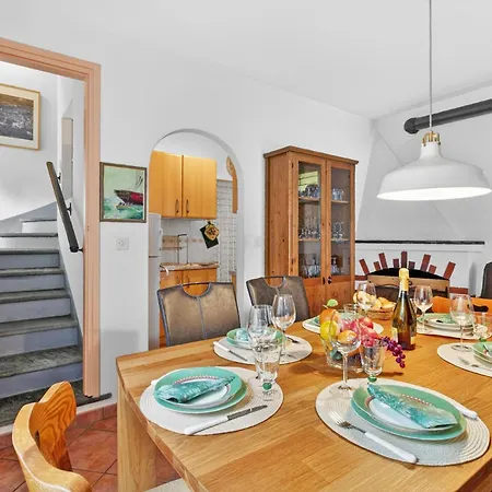 Casa Berta 2 With Balcony For Six - Happy Brissago